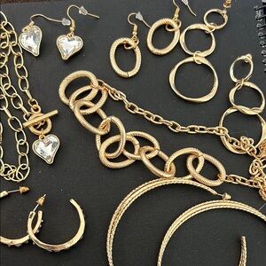 Elegant Gold Jewelry Set for Women
